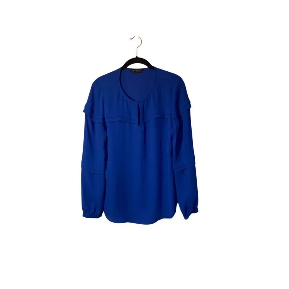 Banana Republic women’s cobalt blue long sleeve, pleated blouse, size small ￼